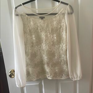 Ann Taylor Cream Embellished Long Sleeve Blouse metallic thread. Small. Nice